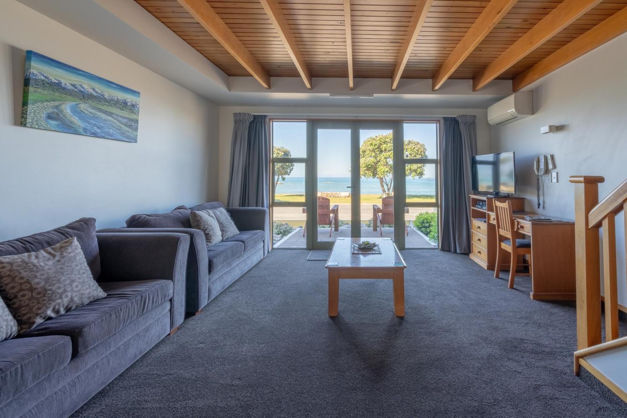 The Anchor Inn Beachfront Motel Kaikoura Esterno foto