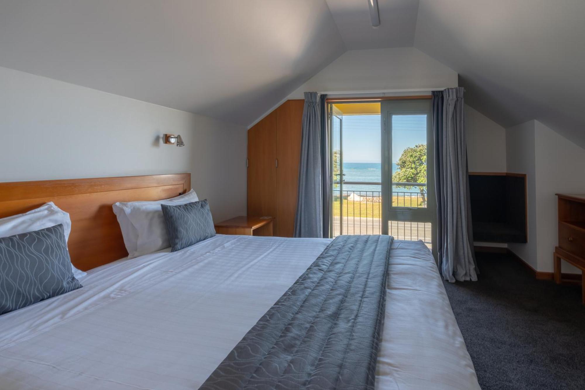 The Anchor Inn Beachfront Motel Kaikoura Esterno foto