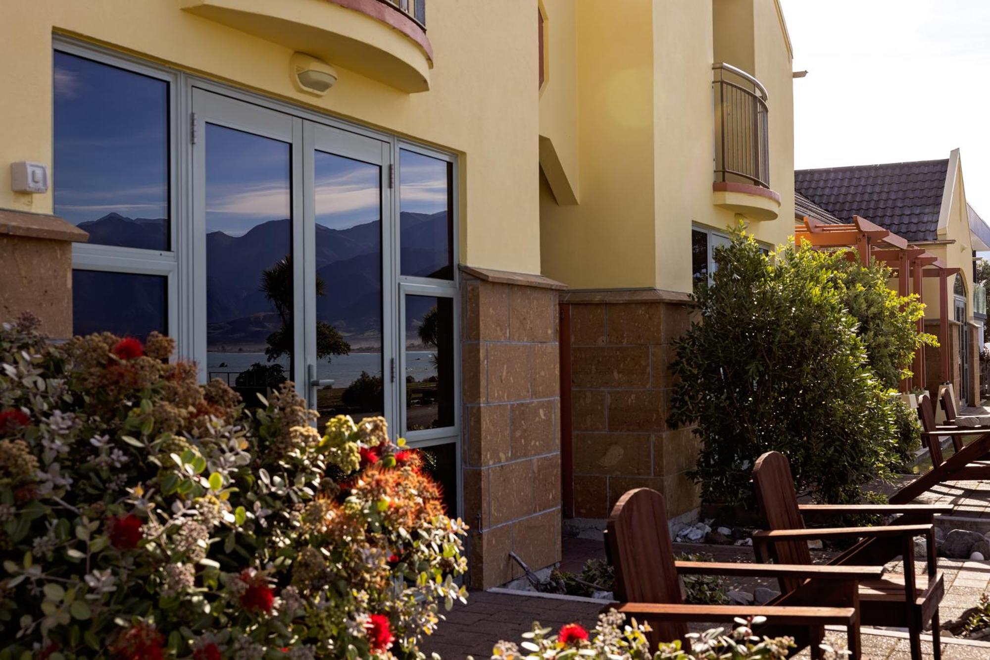 The Anchor Inn Beachfront Motel Kaikoura Esterno foto