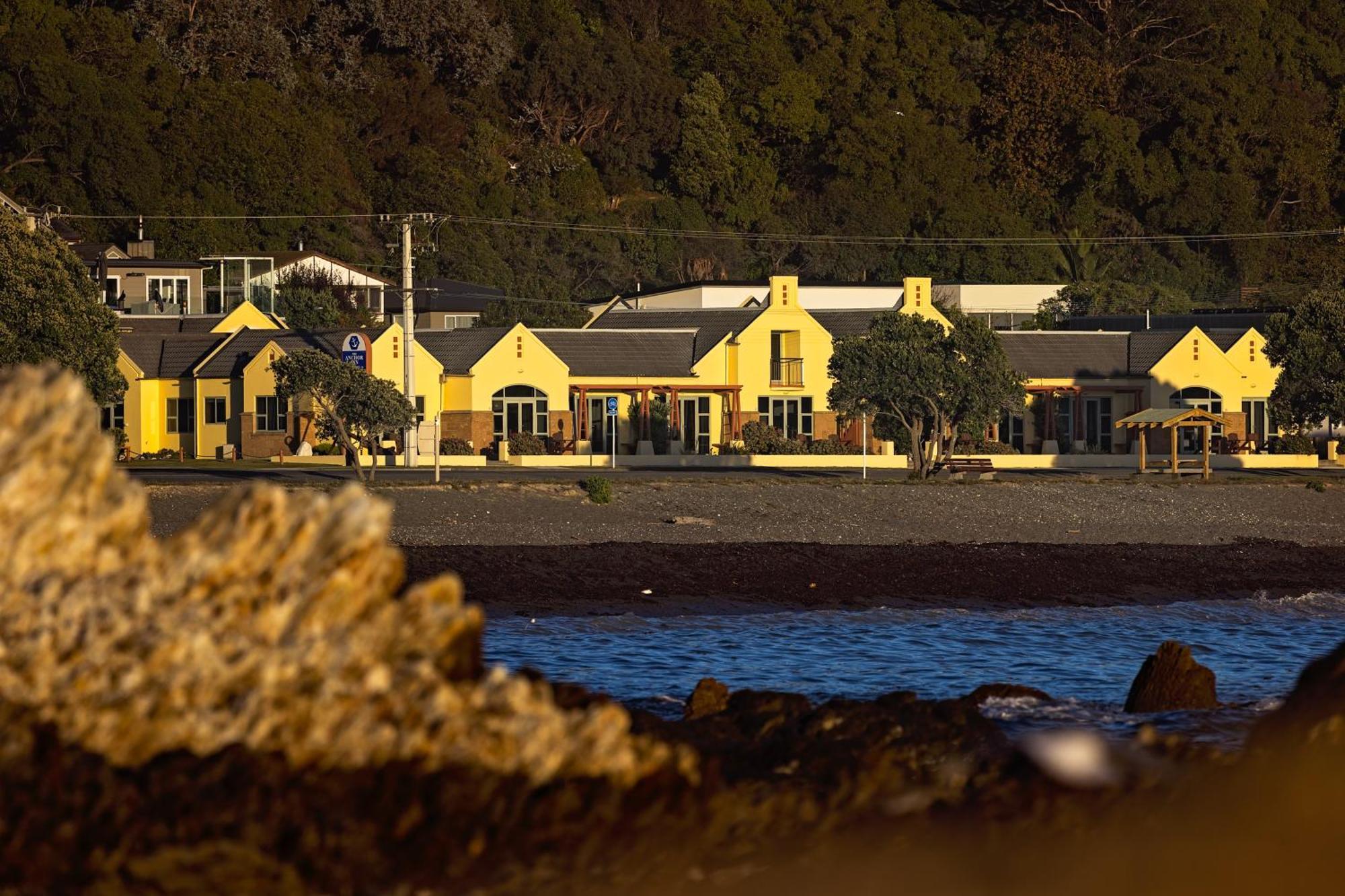The Anchor Inn Beachfront Motel Kaikoura Esterno foto